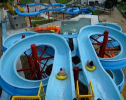 You will experience the best summer holiday during your visit to this park. It has a water climber with a tipping bucket and large splash pad; 7 water